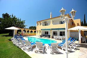 Outstanding Villa With Heated Pool