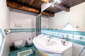 Upscale Central Amalfi Apartment In 19th-century Building