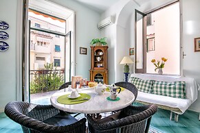 Upscale Central Amalfi Apartment In 19th-century Building