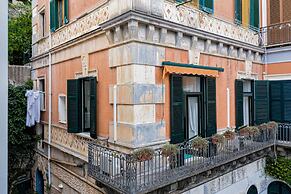 Upscale Central Amalfi Apartment In 19th-century Building