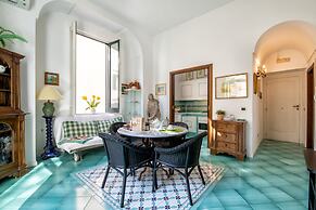 Upscale Central Amalfi Apartment In 19th-century Building