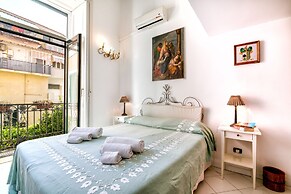 Upscale Central Amalfi Apartment In 19th-century Building