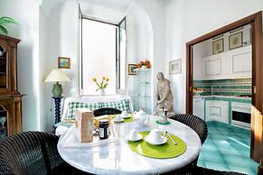 Upscale Central Amalfi Apartment In 19th-century Building