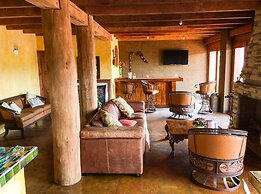 Beautiful Cabin Downtown Tapalpa Oven Mud Barbecue Grill 4 Room 12 ppl