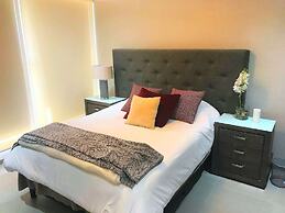 Luxury House With all the Amenities Gym Seg Aa cal Pool Tv Wifi