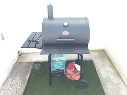 Luxury House With all the Amenities Gym Seg Aa cal Pool Tv Wifi