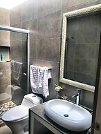 Luxury House With all the Amenities Gym Seg Aa cal Pool Tv Wifi