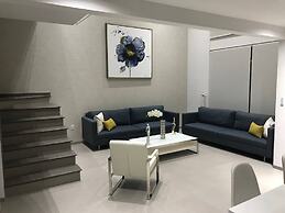 Luxury House With all the Amenities Gym Seg Aa cal Pool Tv Wifi