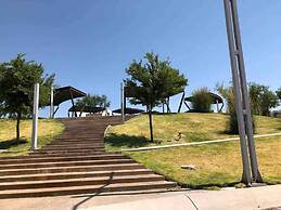 Luxury House With all the Amenities Gym Seg Aa cal Pool Tv Wifi