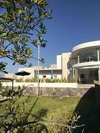 Luxury House With all the Amenities Gym Seg Aa cal Pool Tv Wifi