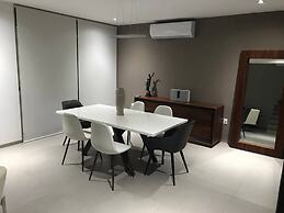 Luxury House With all the Amenities Gym Seg Aa cal Pool Tv Wifi