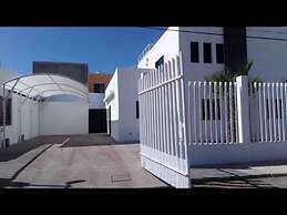 Big House Pool Grill, 4 Bedrooms 12 ppl AC Ocean View TV Wifi