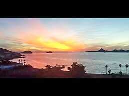 Big House Pool Grill, 4 Bedrooms 12 ppl AC Ocean View TV Wifi