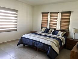 Big House Pool Grill, 4 Bedrooms 12 ppl AC Ocean View TV Wifi