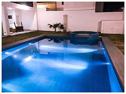 Big House Pool Grill, 4 Bedrooms 12 ppl AC Ocean View TV Wifi