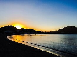 Big House Pool Grill, 4 Bedrooms 12 ppl AC Ocean View TV Wifi