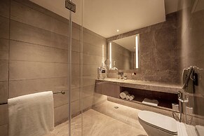 THE GAURS SAROVAR PREMIERE