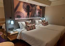 THE GAURS SAROVAR PREMIERE