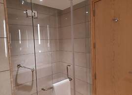 THE GAURS SAROVAR PREMIERE