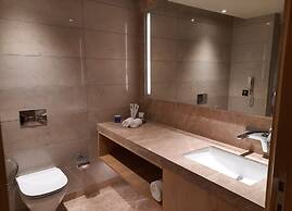 THE GAURS SAROVAR PREMIERE