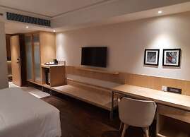 THE GAURS SAROVAR PREMIERE