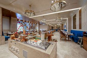 THE GAURS SAROVAR PREMIERE