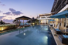 Villa Jamalu by Nakula