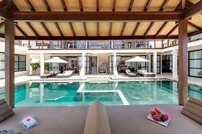 Villa Jamalu by Nakula