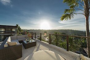 Villa Jamalu by Nakula