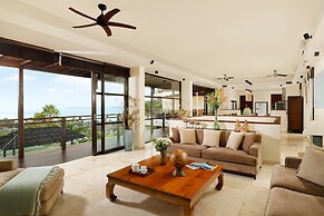 Villa Jamalu by Nakula