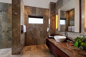 Villa Jamalu by Nakula