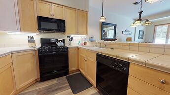 Mammoth Green 102 Amazing Unit, 300 Yards to Eagle Lifts Underground P