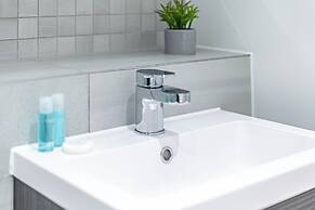 Celador Apartments - Wellington House