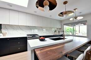 Luxury Cardiff By-the-sea Ocean View Penthouse