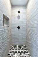 Luxury Cardiff By-the-sea Ocean View Parkhouse