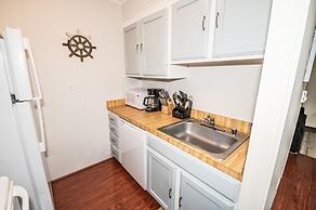 Summer Winds 202e 2 Bedroom Condo by Redawning