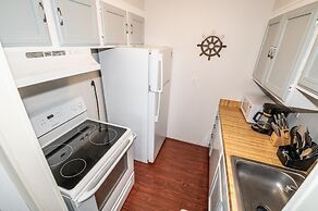 Summer Winds 202e 2 Bedroom Condo by Redawning