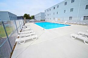 Summer Winds 202e 2 Bedroom Condo by Redawning