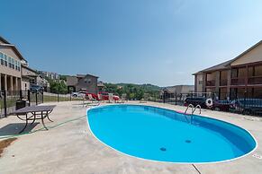 Rockwood Lake Lodge 7 Bedroom Home by RedAwning