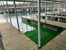 Rockwood Lake Lodge 7 Bedroom Home by RedAwning