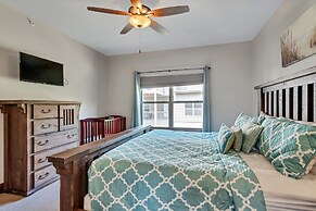 Rockwood Lake Lodge 7 Bedroom Home by RedAwning