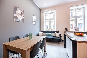 Red Brick Apartment Downtown Łódź