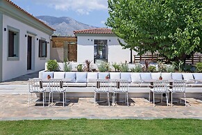 Eretria Hotel & Spa Resort