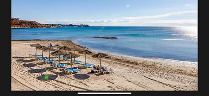 Apt - Sleeps 4 - Balcony - Communal Pool
