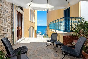 Marikas Deluxe Rooms