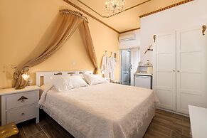 Marikas Deluxe Rooms