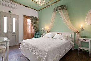 Marikas Deluxe Rooms