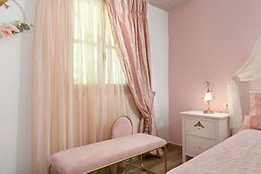 Marikas Deluxe Rooms