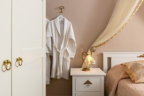 Marikas Deluxe Rooms