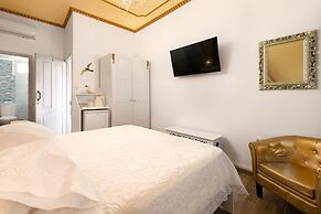 Marikas Deluxe Rooms